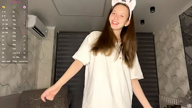 CharlynDini online show from November 2025 03:12:02 PM