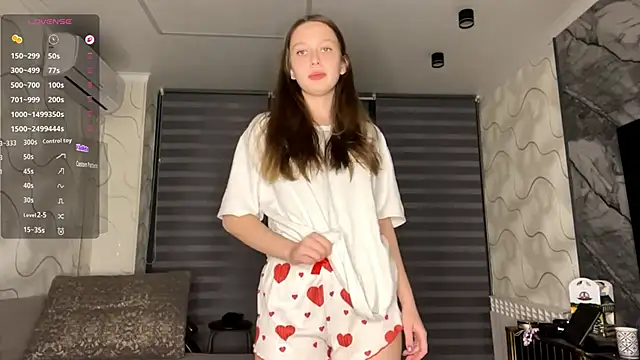 CharlynDini online show from November 2025 04:07:02 PM