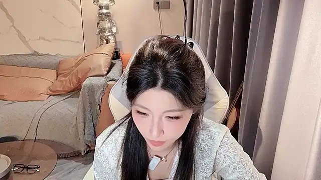 Lixinel-520 online show from November 2025 01:05:02 AM