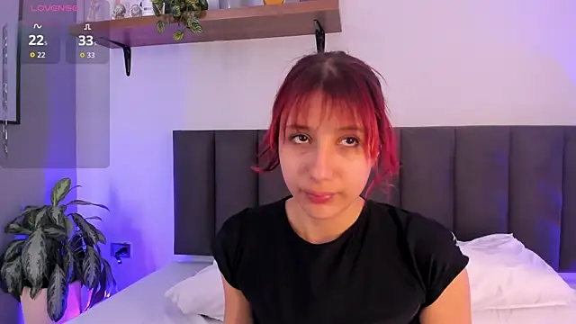 Cristalfoxy  online show from July 2026 07:57:01 PM