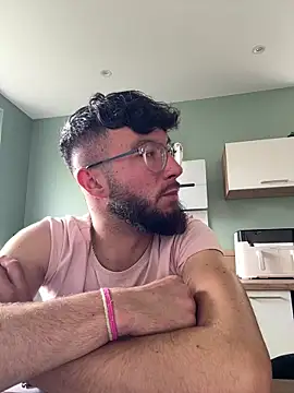 Snapshot of duomagique_off chatting on April 2026 02:14:02 PM duomagique off online show from April 2026 02:14:02 PM