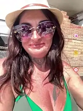 Snapshot of IrishmilfAnna chatting on May 2026 09:04:01 AM IrishmilfAnna online show from May 2026 09:04:01 AM