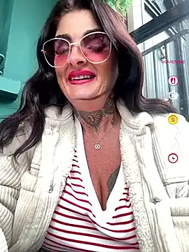 Snapshot of IrishmilfAnna chatting on June 2026 02:39:01 PM IrishmilfAnna online show from June 2026 02:39:01 PM