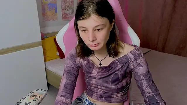 EllinEverly online show from June 2026 10:01:01 PM