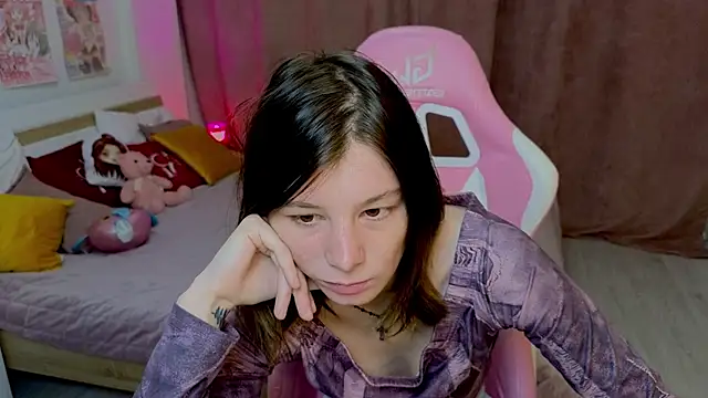 EllinEverly online show from July 2026 10:03:01 PM
