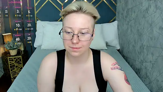 AlexandraGreen online show from December 2025 04:14:02 PM