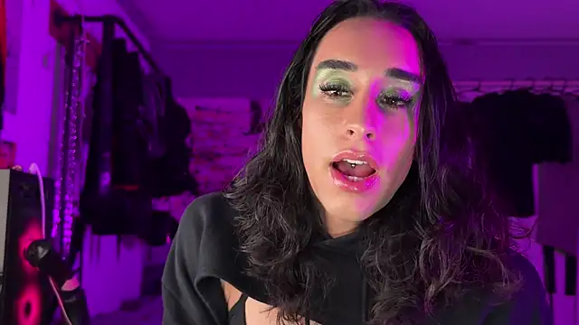 xoFrankie online show from December 2025 02:39:01 AM