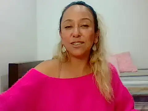 leah susman online show from October 2025 01:50:01 AM
