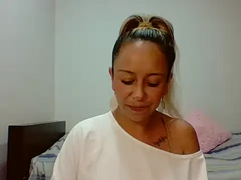 leah susman online show from October 2025 02:37:02 AM