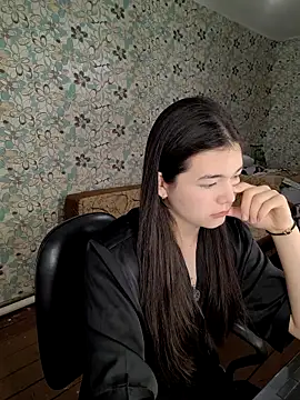 Albi Glow online show from September 2025 02:47:02 AM