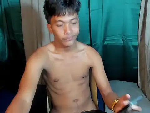 Snapshot of chris_hot_asian_loverboy chatting on March 2026 06:47:01 AM chris hot asian loverboy online show from March 2026 06:47:01 AM