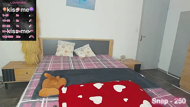 EvaLone1 online show from September 2025 07:10:01 AM