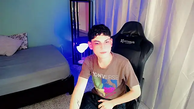 dilan hott  online show from September 2025 08:43:01 PM