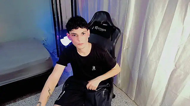 dilan hott  online show from September 2025 09:27:02 PM