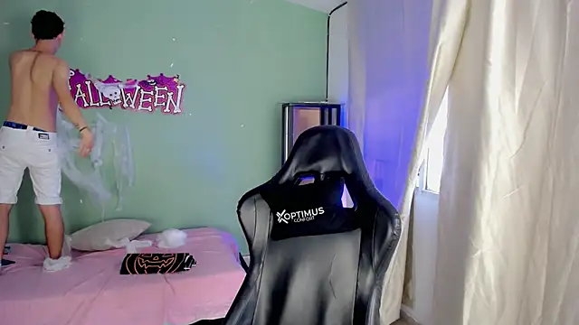 dilan hott  online show from November 2025 08:22:02 PM