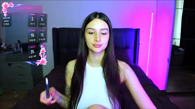 Snapshot of Veronica_Larsson chatting on September 2025 08:47:01 AM Veronica Larsson online show from September 2025 08:47:01 AM