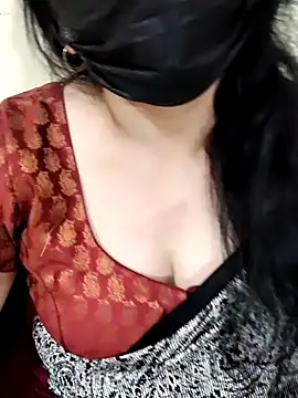 Devikha27 online show from April 2026 05:41:02 PM