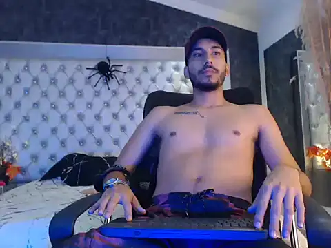 JhosuaCollins  online show from October 2025 01:43:02 PM