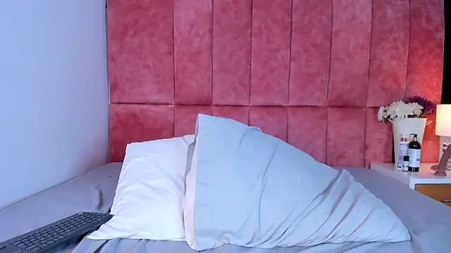 kittyy milk 001 online show from January 2026 08:32:01 PM