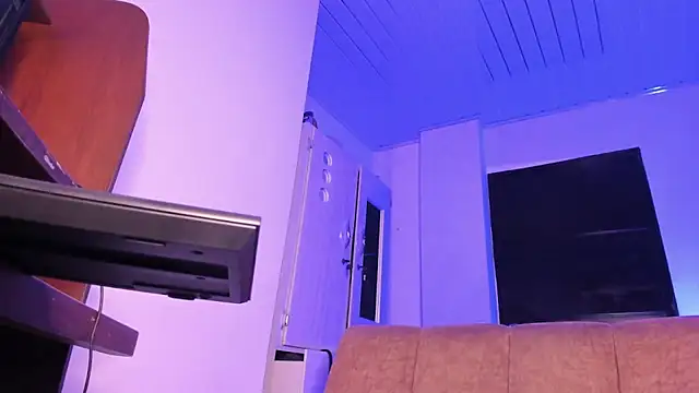 Cj davis  online show from April 2026 11:20:02 PM