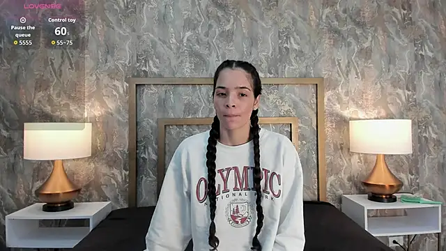 Snapshot of DannaBelucci chatting on September 2025 12:16:01 PM DannaBelucci online show from September 2025 12:16:01 PM