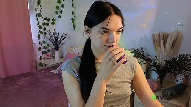 Snapshot of Hey_Caroline chatting on September 2025 03:14:01 PM Hey Caroline online show from September 2025 03:14:01 PM