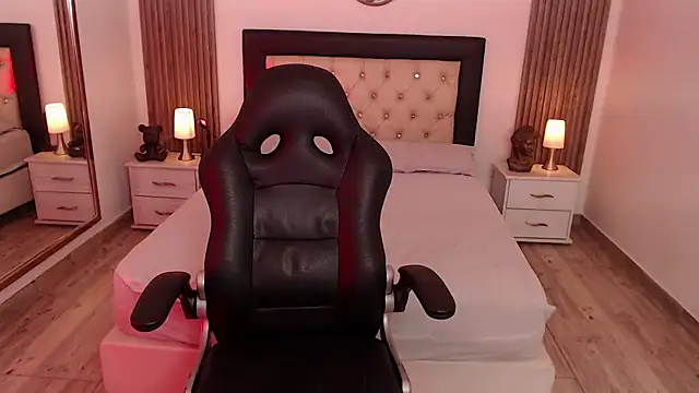 Red kytty6 online show from October 2025 07:55:01 PM