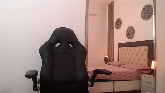 Red kytty6 online show from October 2025 08:00:02 PM