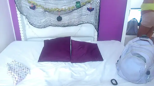 fat naughtyass online show from November 2025 11:33:01 AM