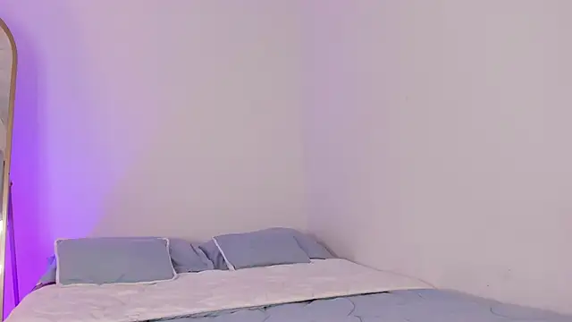 elzafuentes1 online show from February 2026 08:09:02 PM