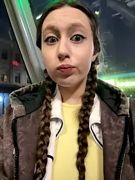 FroggyAnna online show from November 2025 02:40:02 PM