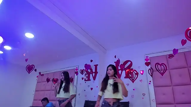 Aliss Aron online show from February 2026 12:01:02 PM