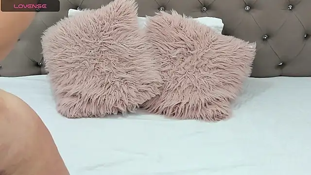 Snapshot of Isbettyche chatting on October 2025 11:17:02 PM Isbettyche online show from October 2025 11:17:02 PM