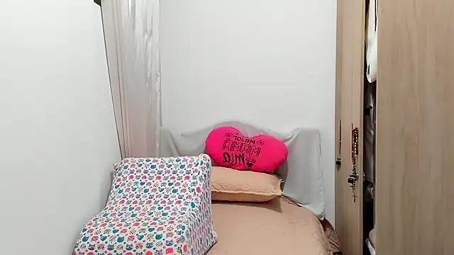 Snapshot of Isbettyche chatting on November 2025 11:25:01 PM Isbettyche online show from November 2025 11:25:01 PM