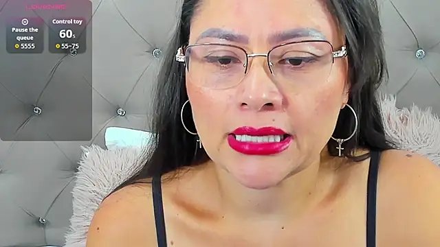 Snapshot of Isbettyche chatting on November 2025 10:20:02 PM Isbettyche online show from November 2025 10:20:02 PM