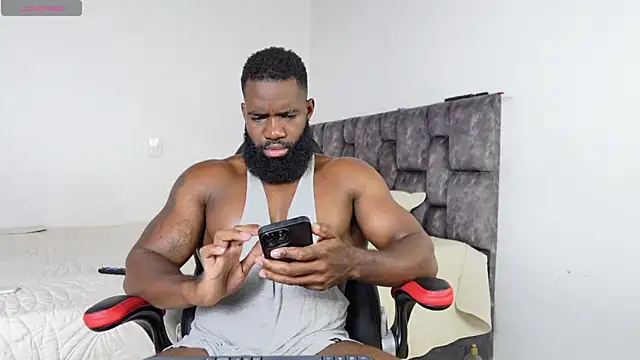 Snapshot of james_musclebbc chatting on June 2026 10:56:02 PM james musclebbc online show from June 2026 10:56:02 PM