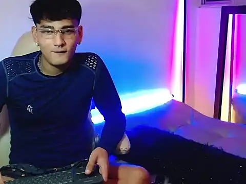 Snapshot of Valentin_peach chatting on September 2025 10:54:01 PM Valentin peach online show from September 2025 10:54:01 PM