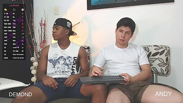 Snapshot of DEMOND_333 chatting on December 2025 03:59:01 AM DEMOND 333 online show from December 2025 03:59:01 AM