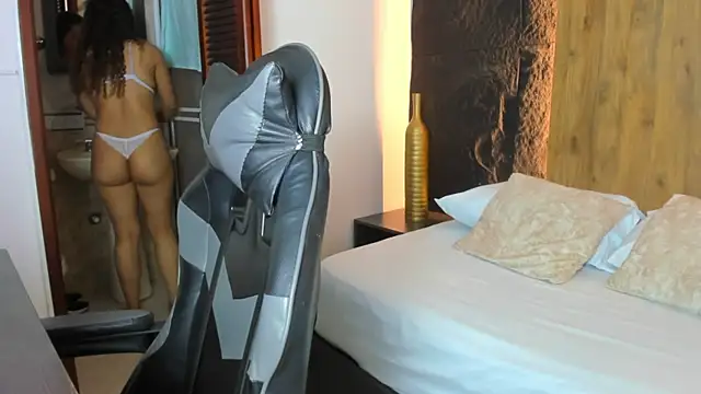 angie leonn online show from February 2026 12:23:02 PM