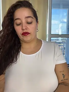 LoanaSantos online show from June 2026 09:38:02 PM