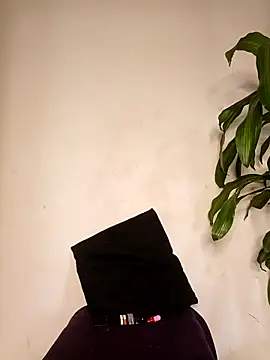 Liahdiaz  online show from December 2025 04:13:01 PM