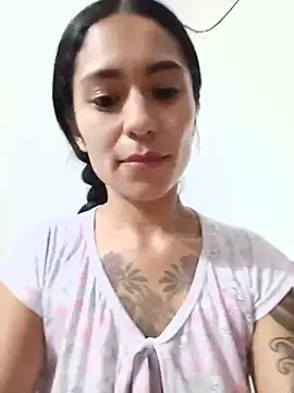 Snapshot of Liahdiaz_ chatting on June 2026 05:13:02 AM Liahdiaz online show from June 2026 05:13:02 AM