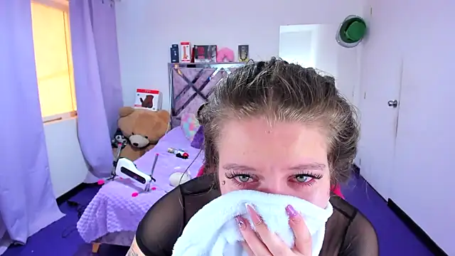 Luna Analya online show from April 2026 03:17:02 PM