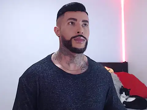 andrea de lucaa online show from November 2025 03:34:01 AM