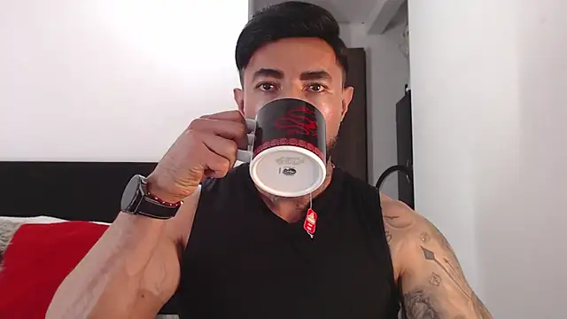 Snapshot of andrea_de_lucaa chatting on June 2026 04:04:02 AM andrea de lucaa online show from June 2026 04:04:02 AM