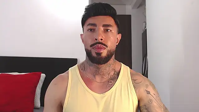 Snapshot of andrea_de_lucaa chatting on June 2026 05:08:02 AM andrea de lucaa online show from June 2026 05:08:02 AM