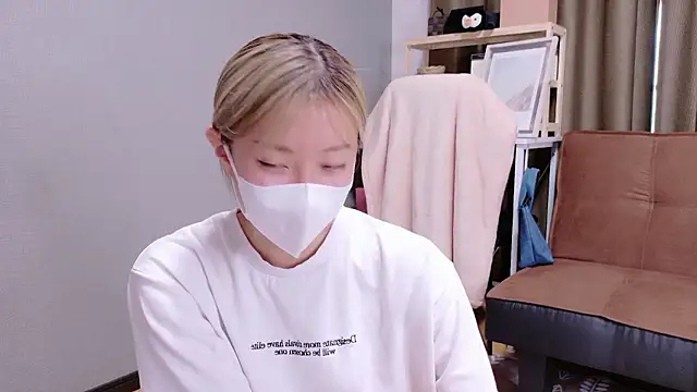 Nana  ch online show from September 2025 05:11:02 AM