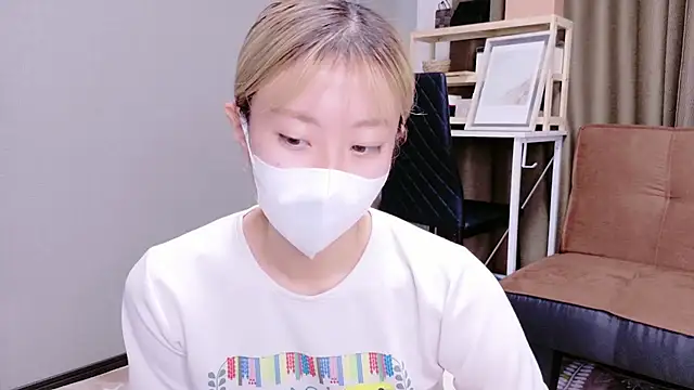 Nana  ch online show from October 2025 03:49:02 AM