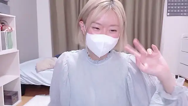 Nana  ch online show from May 2026 04:13:02 PM