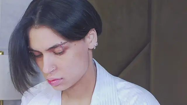 VioletAsh online show from October 2025 04:35:02 AM